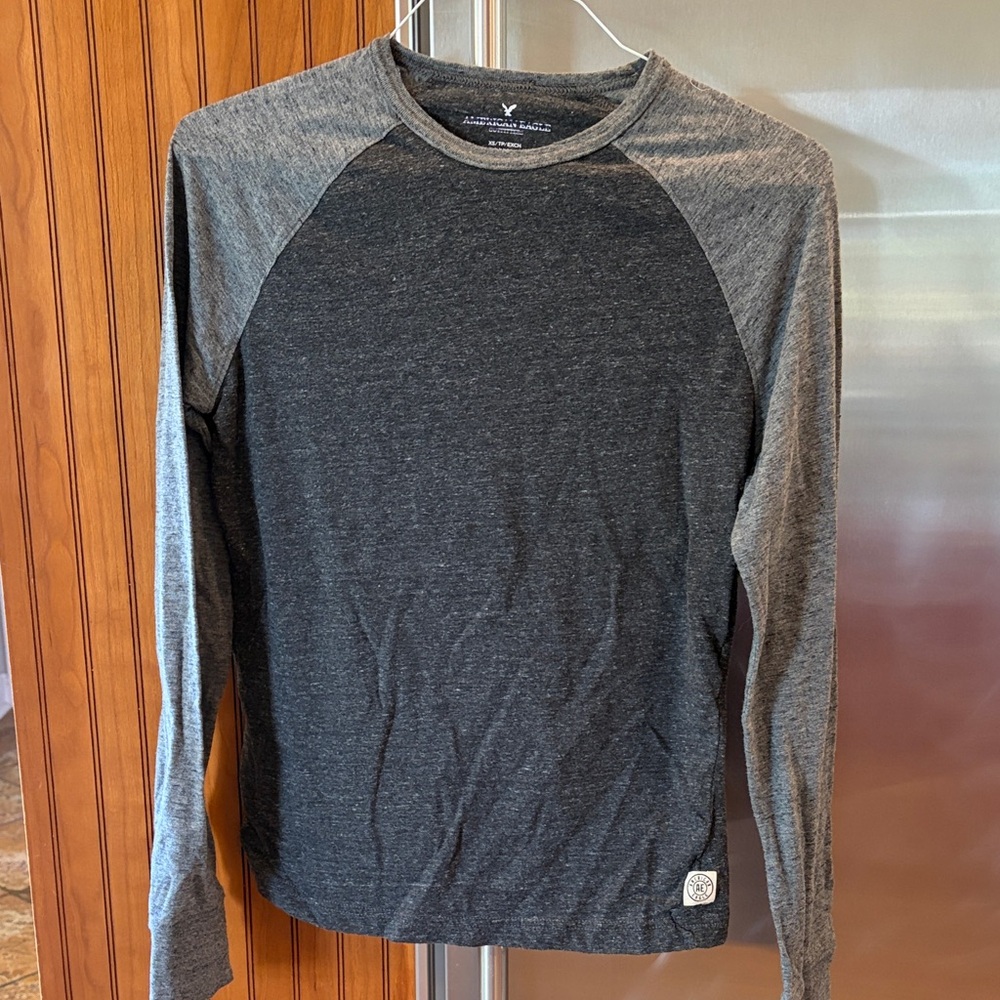 Men's Long-Sleeve Raglan Crew Neck Shirt - Charcoal/Gray